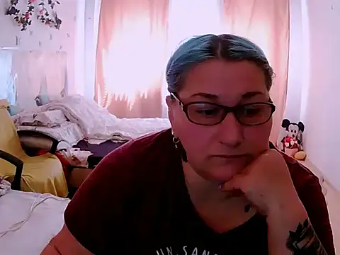 Snapshot of mayamayx chatting on May 19, 8:31 am mayamayx online show from May 19, 8:31 am