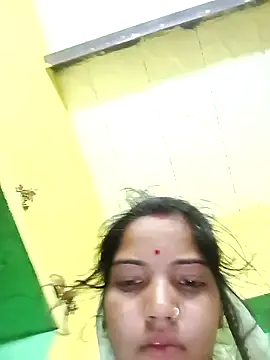 Snapshot of Bhuvi_Bedi chatting on January 31, 11:24 pm Bhuvi Bedi online show from January 31, 11:24 pm