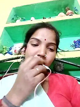 Snapshot of Bhuvi_Bedi chatting on February 2, 2:56 pm Bhuvi Bedi online show from February 2, 2:56 pm