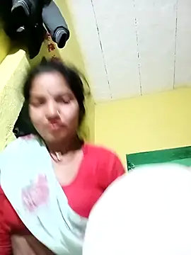 Snapshot of Bhuvi_Bedi chatting on February 2, 7:14 pm Bhuvi Bedi online show from February 2, 7:14 pm
