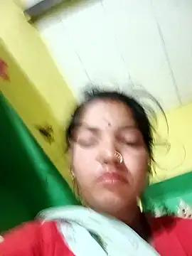 Snapshot of Bhuvi_Bedi chatting on February 2, 11:11 pm Bhuvi Bedi online show from February 2, 11:11 pm