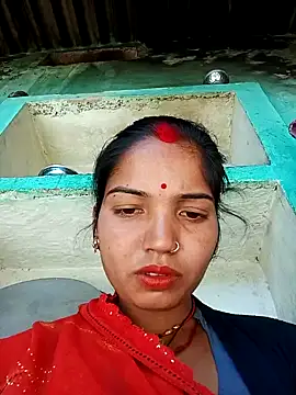 Snapshot of Bhuvi_Bedi chatting on February 9, 5:19 am Bhuvi Bedi online show from February 9, 5:19 am