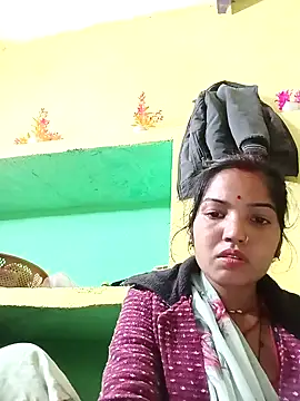 Snapshot of Bhuvi_Bedi chatting on February 10, 2:48 pm Bhuvi Bedi online show from February 10, 2:48 pm