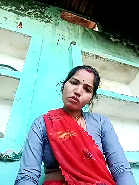 Snapshot of Bhuvi_Bedi chatting on February 11, 10:37 am Bhuvi Bedi online show from February 11, 10:37 am