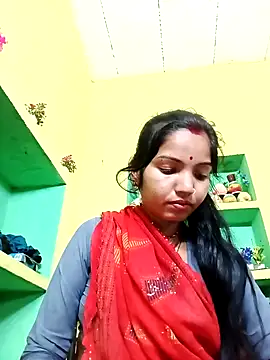 Snapshot of Bhuvi_Bedi chatting on February 11, 1:51 pm Bhuvi Bedi online show from February 11, 1:51 pm