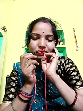Snapshot of Bhuvi_Bedi chatting on February 12, 3:38 pm Bhuvi Bedi online show from February 12, 3:38 pm