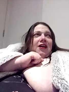 HotHornyEmmaX online show from March 18, 9:43 pm