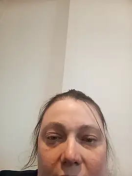 HotHornyEmmaX online show from November 21, 3:33 pm