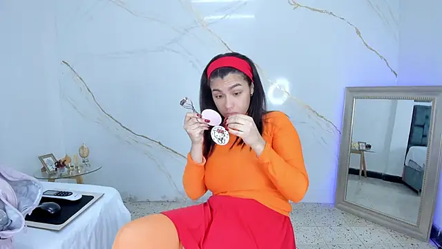 Snapshot of fierygroup chatting on December 5, 12:30 am fierygroup online show from December 5, 12:30 am