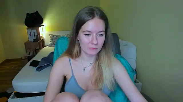 EmilyPaw online show from February 16, 5:48 pm