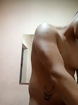 LuisMex1998 online show from March 4, 1:39 pm