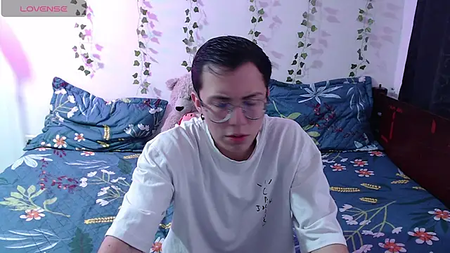 Tina 4 Charlie online show from November 9, 12:03 pm