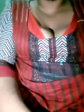 Snapshot of SexyRiyaaa chatting on January 22, 4:12 pm SexyRiyaaa online show from January 22, 4:12 pm