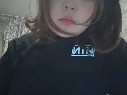 Snapshot of elysiann3 chatting on February 1, 2:13 pm elysiann3 online show from February 1, 2:13 pm