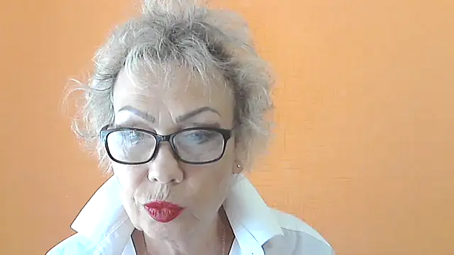 NessyJenixs online show from September 14, 6:45 am