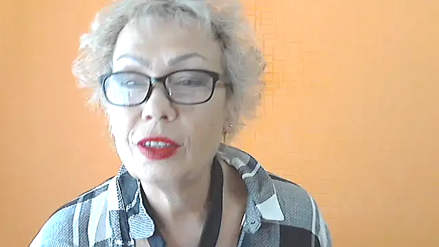 NessyJenixs online show from September 24, 6:39 am