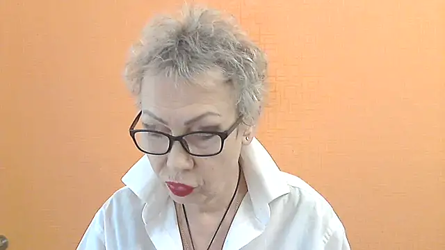 NessyJenixs online show from November 23, 7:30 am