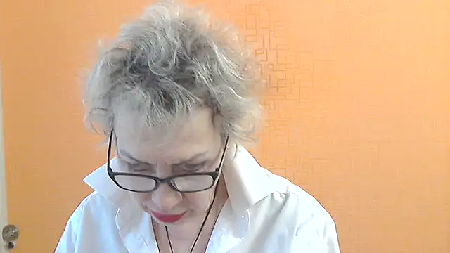 NessyJenixs online show from March 17, 2:31 pm