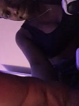 theprettysoles online show from April 5, 1:47 am