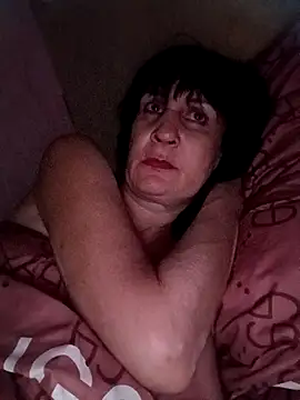 Snapshot of Laura_Kiss chatting on April 15, 8:09 pm Laura Kiss online show from April 15, 8:09 pm