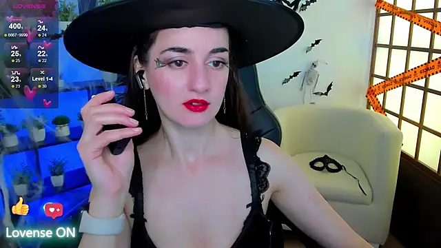 Snapshot of JessicaAlfo chatting on October 31, 2:23 am JessicaAlfo online show from October 31, 2:23 am