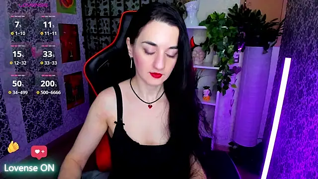 Snapshot of JessicaAlfo chatting on February 12, 2:17 am JessicaAlfo online show from February 12, 2:17 am