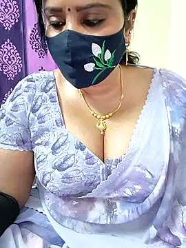 Queenflowerr online show from November 17, 9:48 am