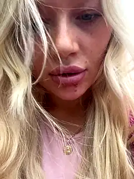 Snapshot of blissdimicco chatting on November 12, 11:10 am blissdimicco online show from November 12, 11:10 am