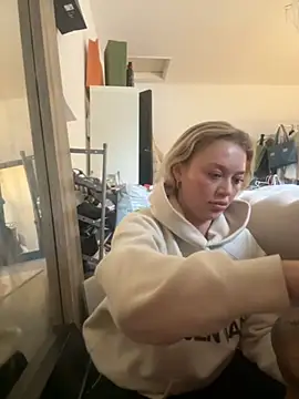 Snapshot of blissdimicco chatting on November 29, 1:25 pm blissdimicco online show from November 29, 1:25 pm