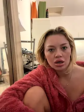 Snapshot of blissdimicco chatting on December 3, 10:46 am blissdimicco online show from December 3, 10:46 am