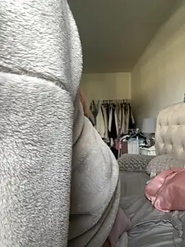 Snapshot of blissdimicco chatting on December 5, 10:35 am blissdimicco online show from December 5, 10:35 am