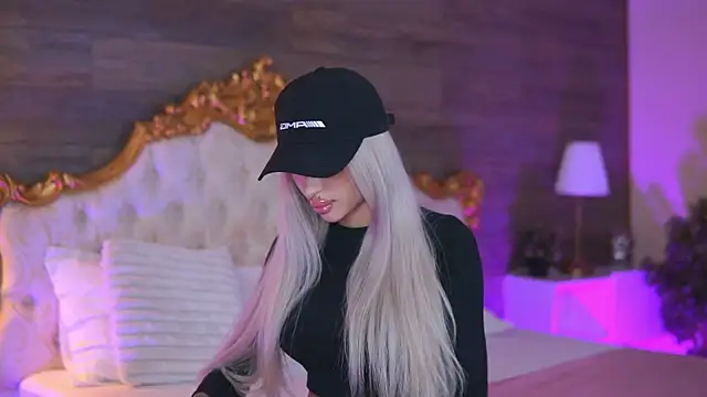 Juicy Jessye online show from October 3, 7:44 pm