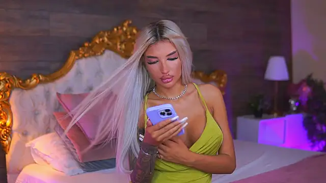 Juicy Jessye online show from July 2, 7:53 pm