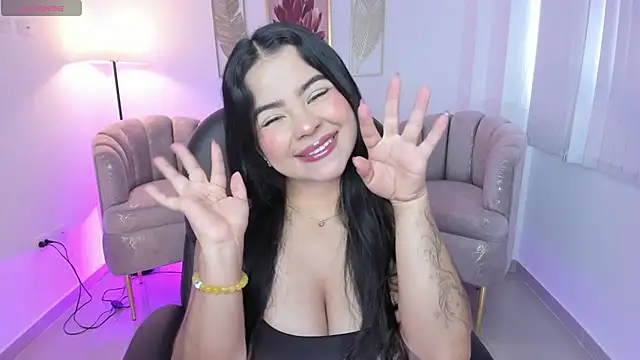 Layla Breezee online show from November 23, 12:05 pm