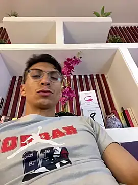 ApoloCruz online show from March 6, 3:47 am