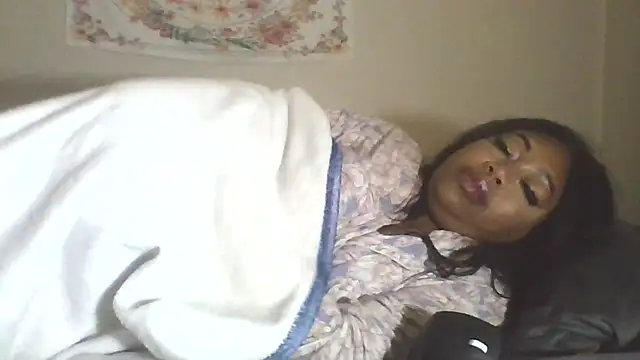 angeliquebelcali online show from May 23, 2:39 am