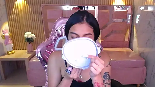 Snapshot of lilith_petit_sub chatting on February 5, 1:04 am lilith petit sub online show from February 5, 1:04 am
