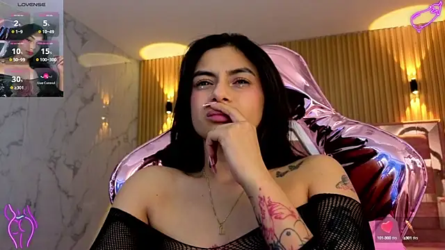 Snapshot of lilith_petit_sub chatting on October 8, 8:45 am lilith petit sub online show from October 8, 8:45 am