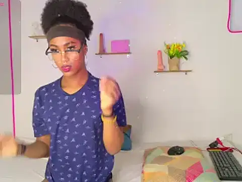 nahomy james25 online show from January 23, 11:58 am