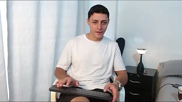 Frank Millers online show from April 8, 9:04 pm