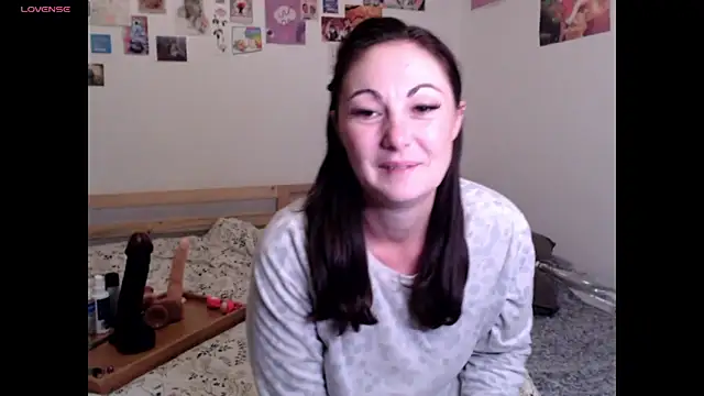 AdorahB3ll3 online show from November 11, 8:20 pm