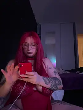 Snapshot of it_is_spicy chatting on February 4, 1:13 am it is spicy online show from February 4, 1:13 am