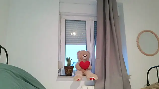 Snapshot of serena__vedette chatting on January 18, 3:49 pm serena vedette online show from January 18, 3:49 pm