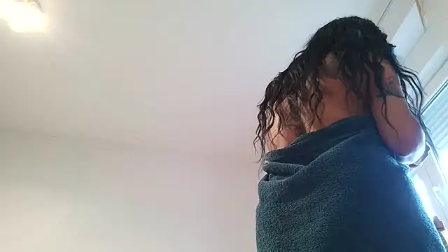 Snapshot of serena__vedette chatting on February 20, 1:11 pm serena vedette online show from February 20, 1:11 pm