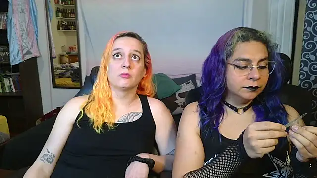 Snapshot of Evelan420 chatting on February 16, 7:10 pm Evelan420 online show from February 16, 7:10 pm