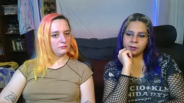 Snapshot of Evelan420 chatting on February 19, 6:37 pm Evelan420 online show from February 19, 6:37 pm