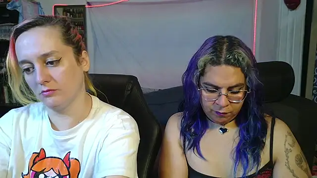 Snapshot of Evelan420 chatting on February 26, 6:51 pm Evelan420 online show from February 26, 6:51 pm