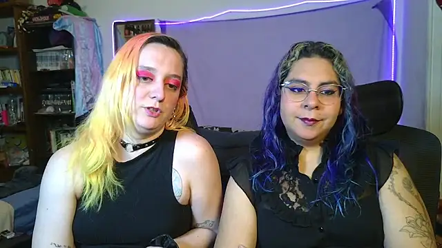 Snapshot of Evelan420 chatting on March 13, 8:48 pm Evelan420 online show from March 13, 8:48 pm