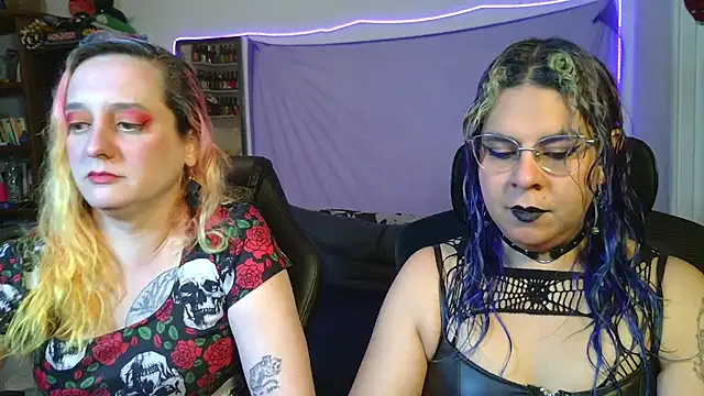 Snapshot of Evelan420 chatting on March 19, 12:14 am Evelan420 online show from March 19, 12:14 am