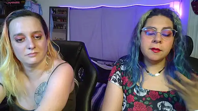 Snapshot of Evelan420 chatting on April 17, 12:35 am Evelan420 online show from April 17, 12:35 am